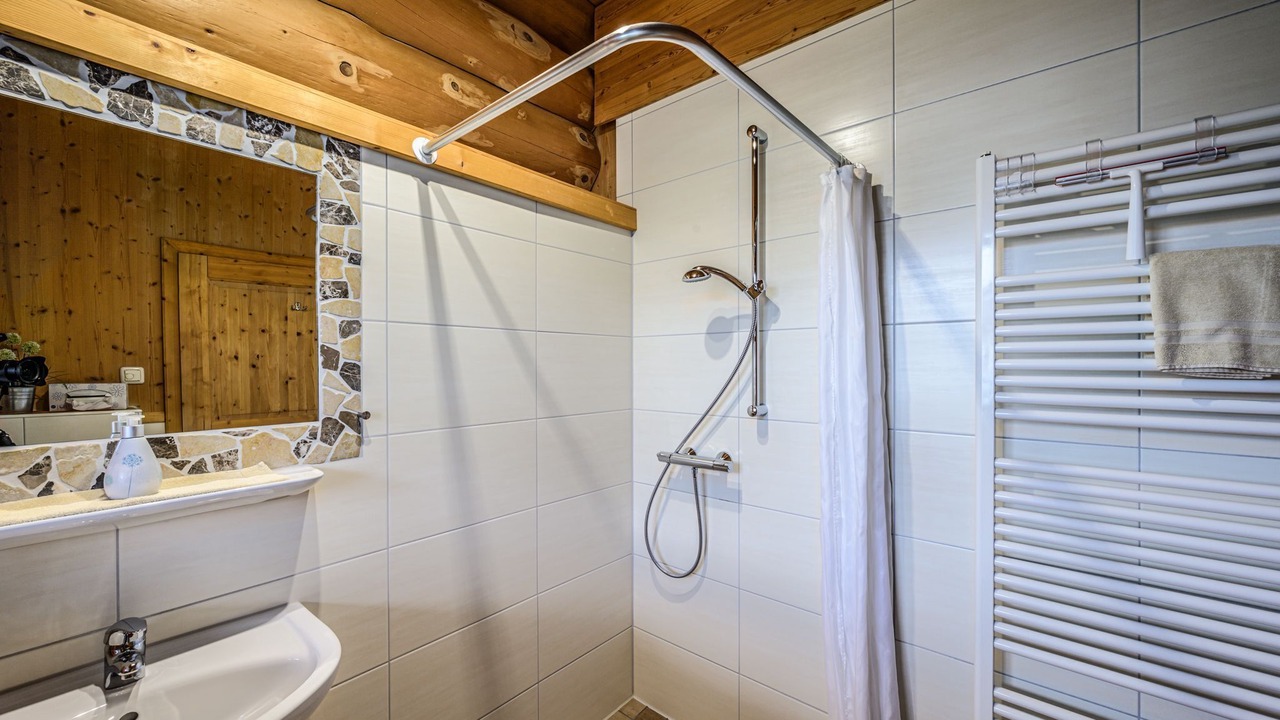 Photo of Bathroom in Tragweis