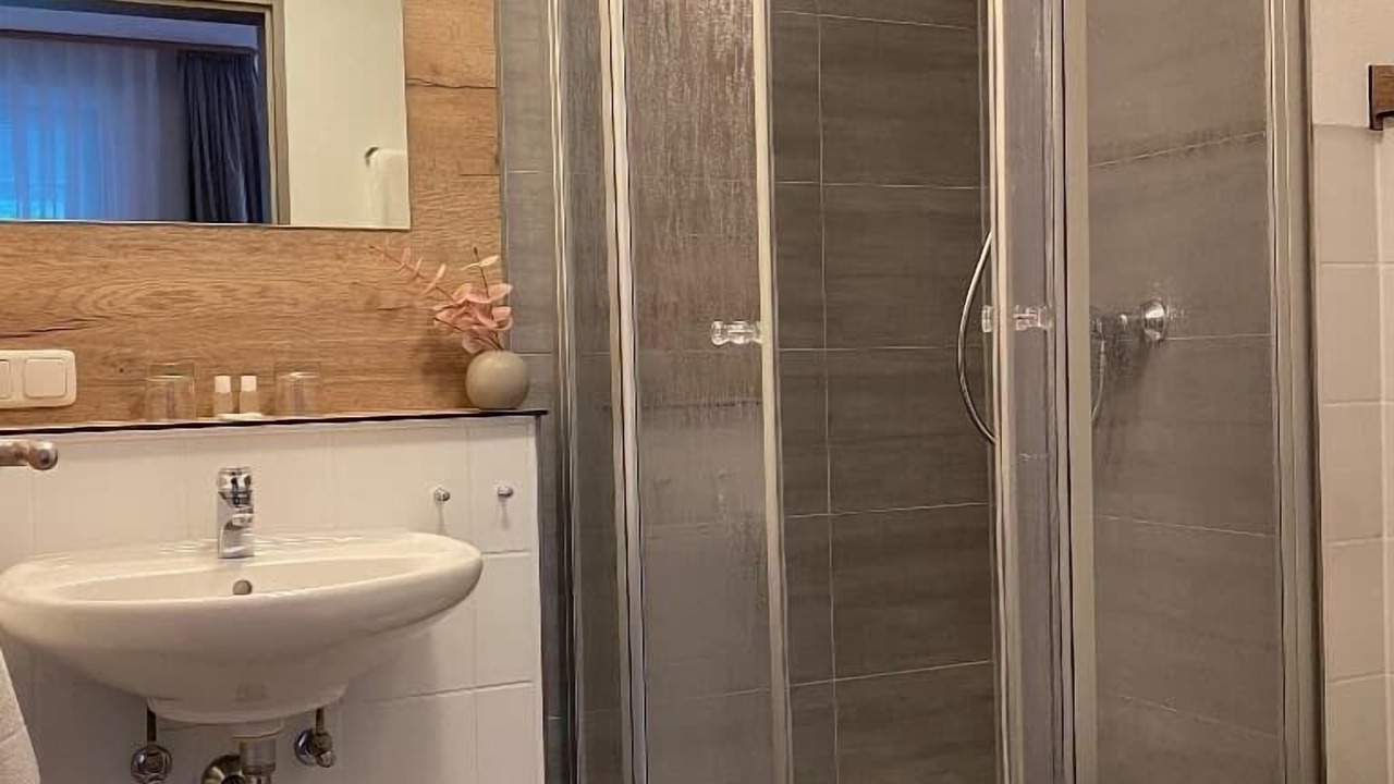 Photo of Bathroom in Neualbenreuth