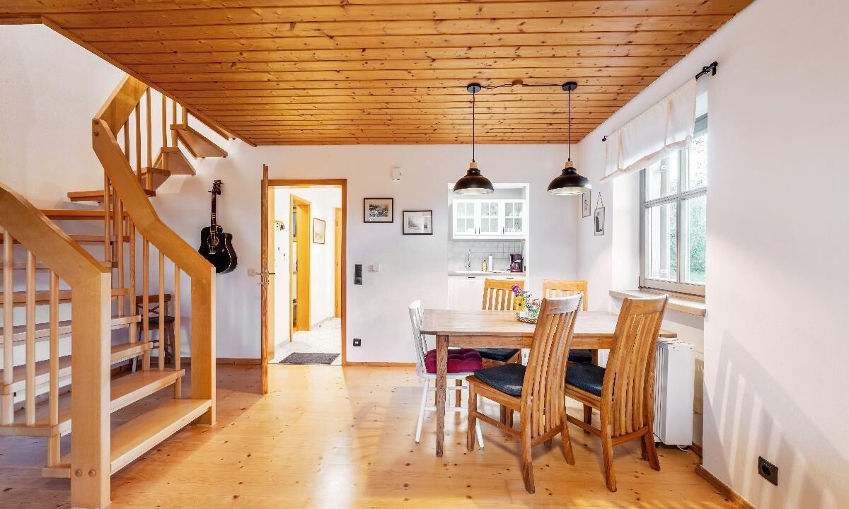 Photo of Others in Haus im Wald