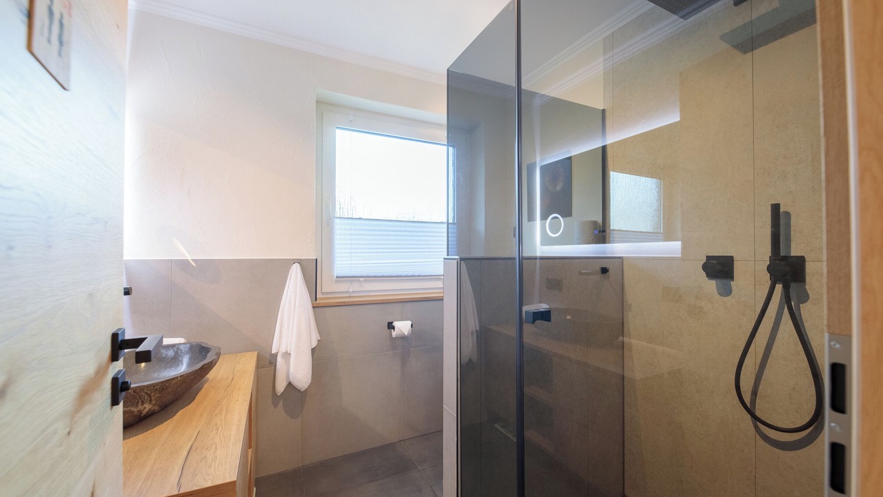 Photo of Bathroom in Farchant