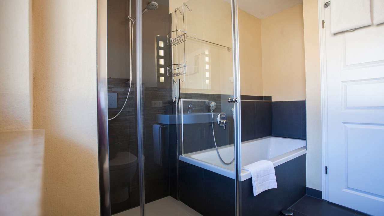 Photo of Bathroom in Farchant