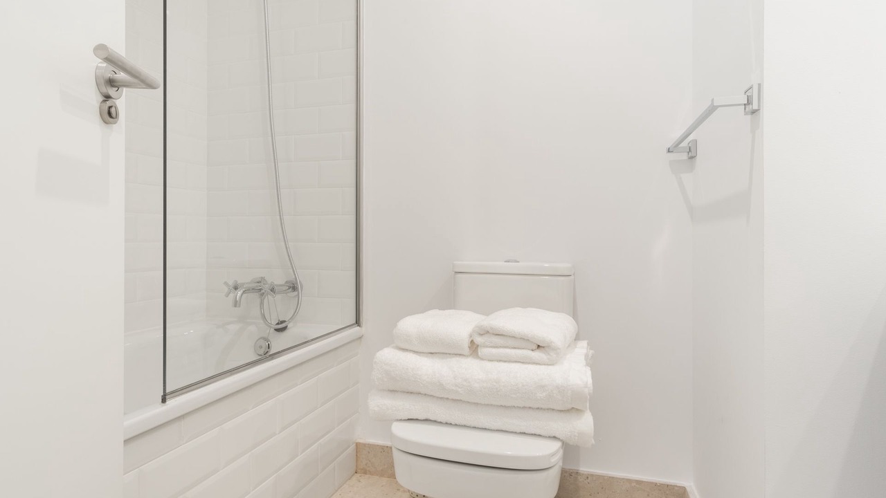 Photo of Bathroom in Trafalgar