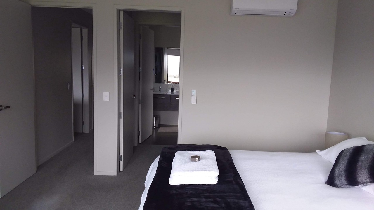 Photo of Bedroom in Mount Creighton