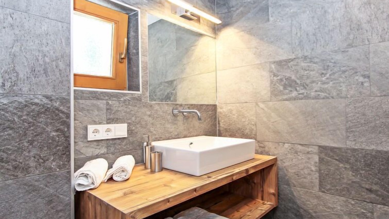 Photo of Bathroom in Mosern