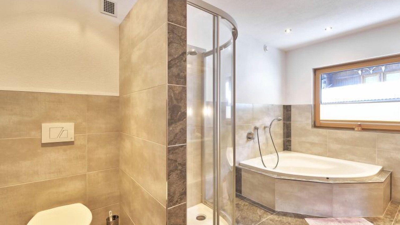 Photo of Bathroom in Gries