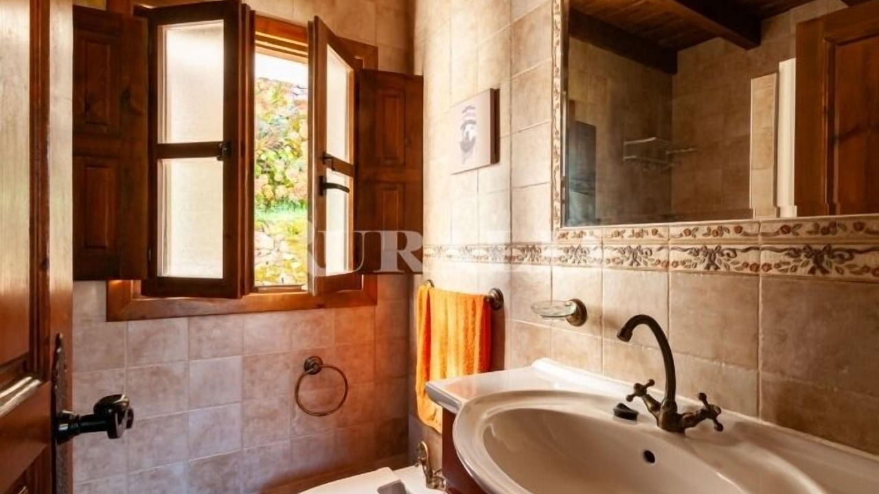 Photo of Bathroom in Puente Nuevo