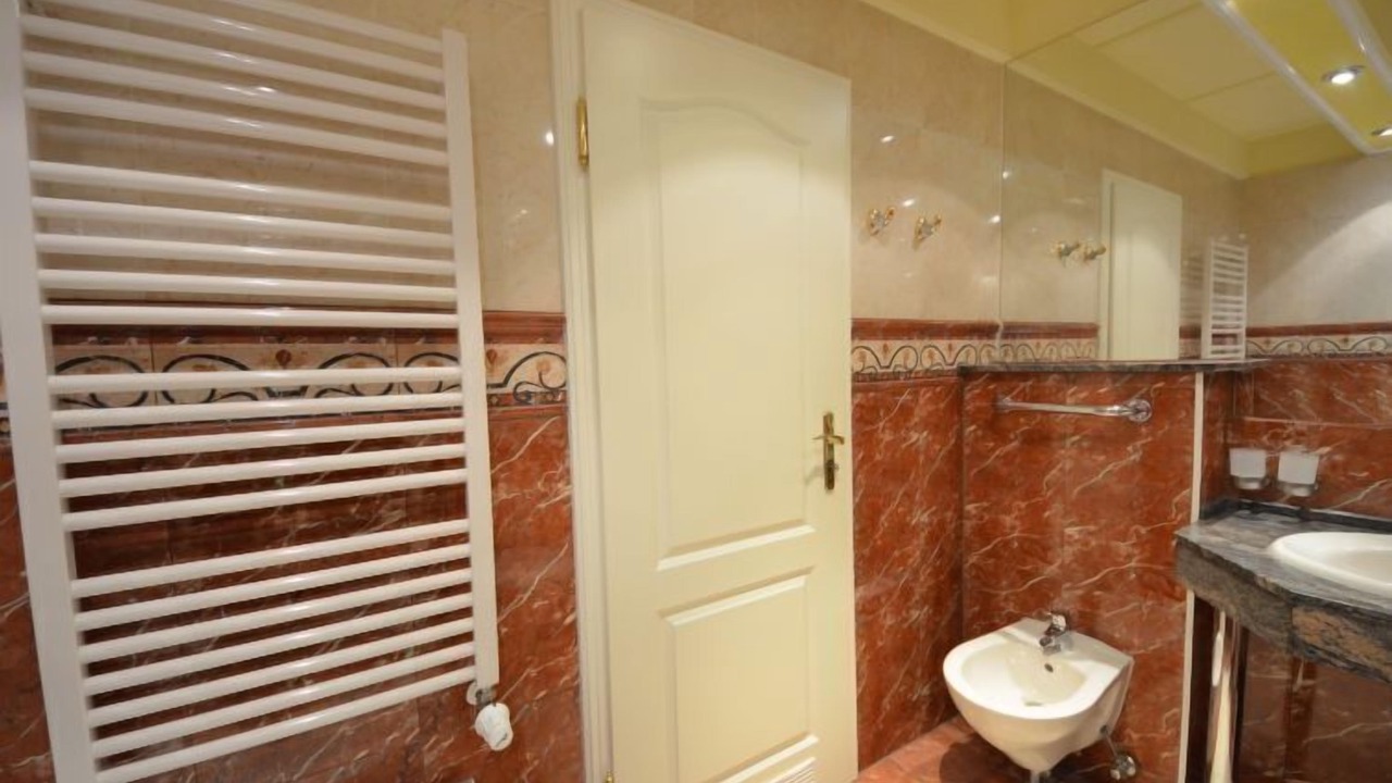 Photo of Bathroom in Gross Zicker