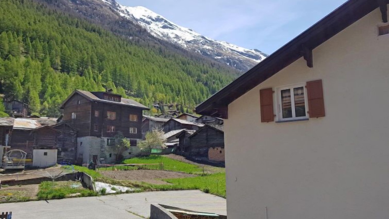 Photo of Others in Taesch