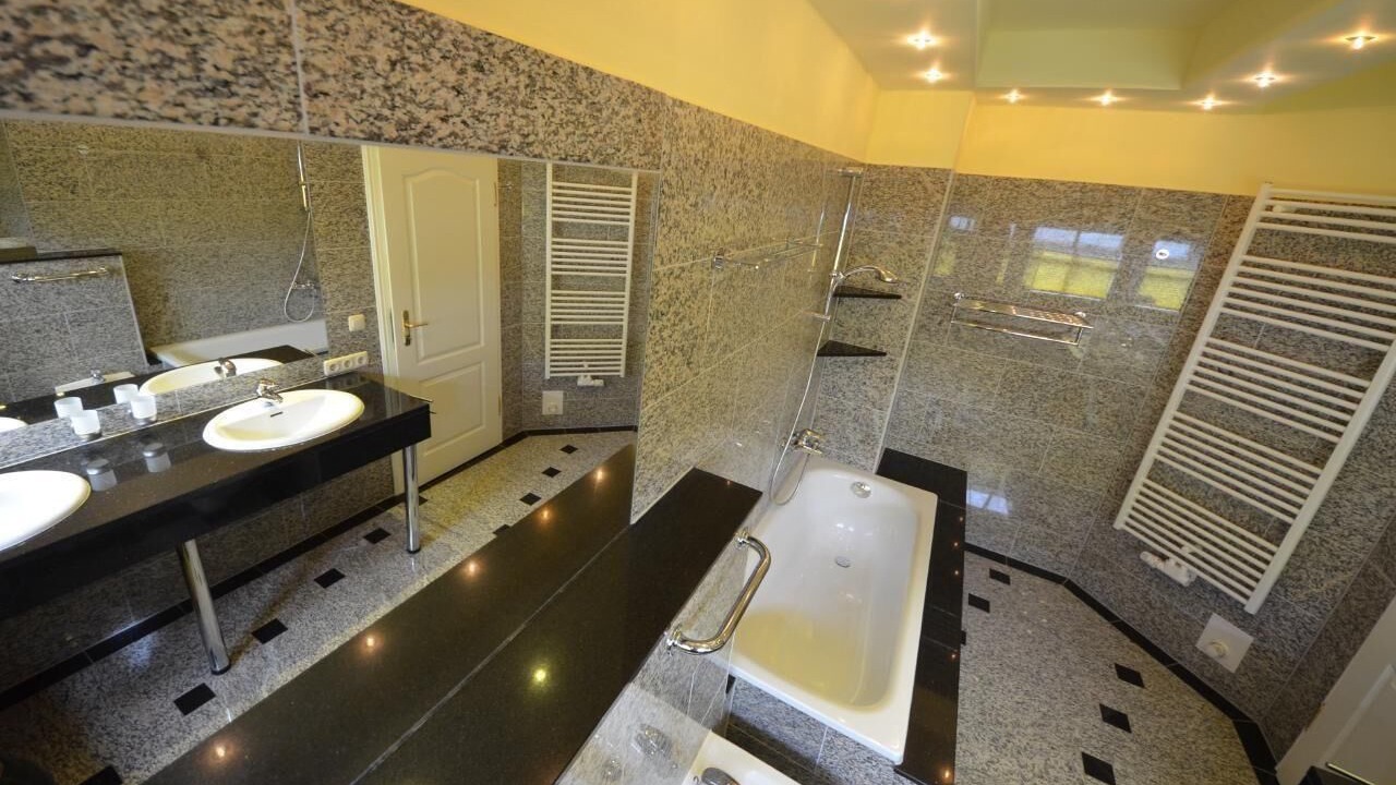 Photo of Bathroom in Gager