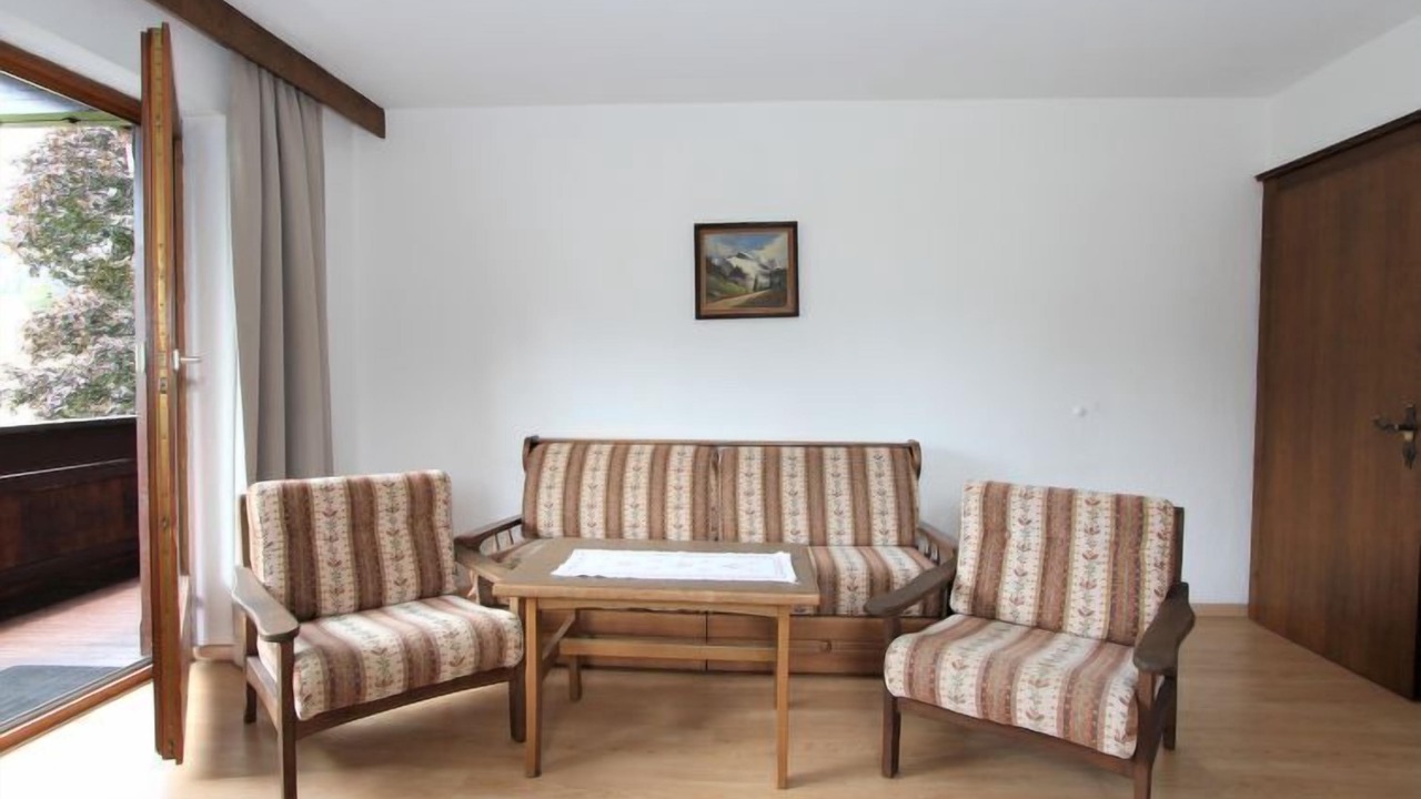 Photo of Livingroom in Kapfing
