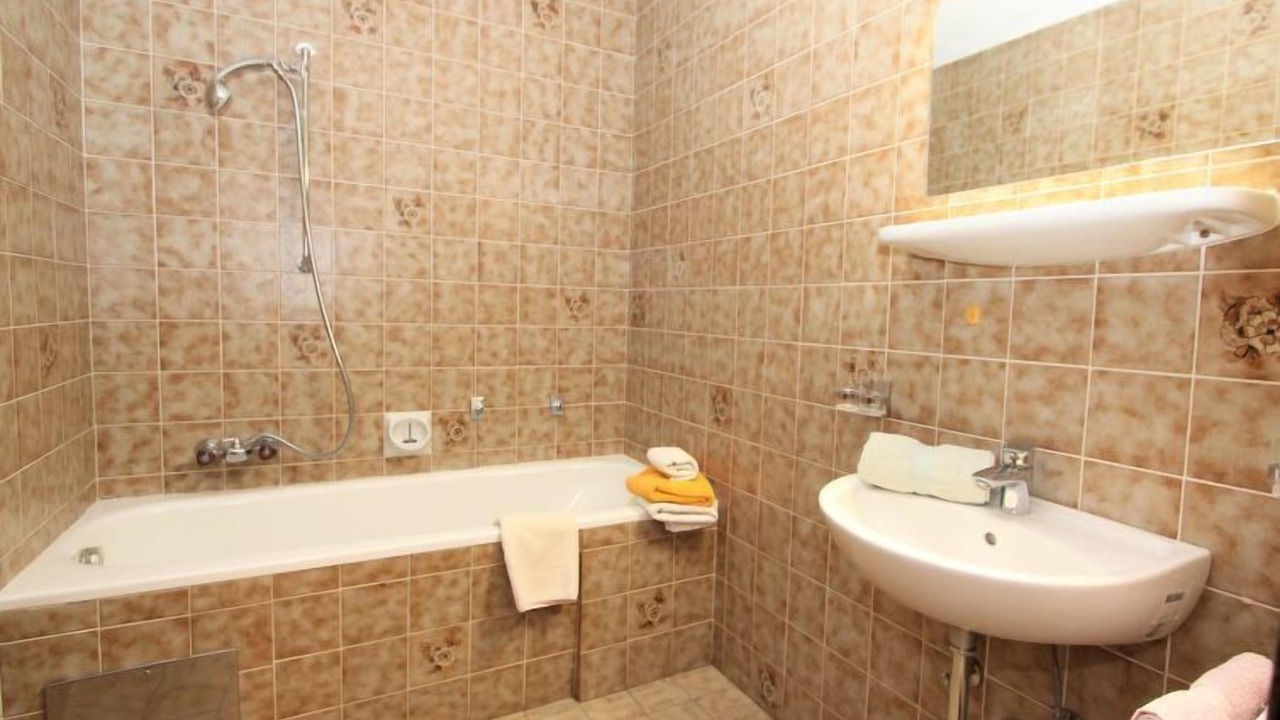 Photo of Bathroom in Kapfing