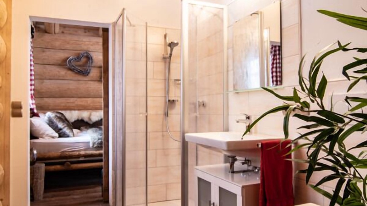 Photo of Bathroom in Langdorf