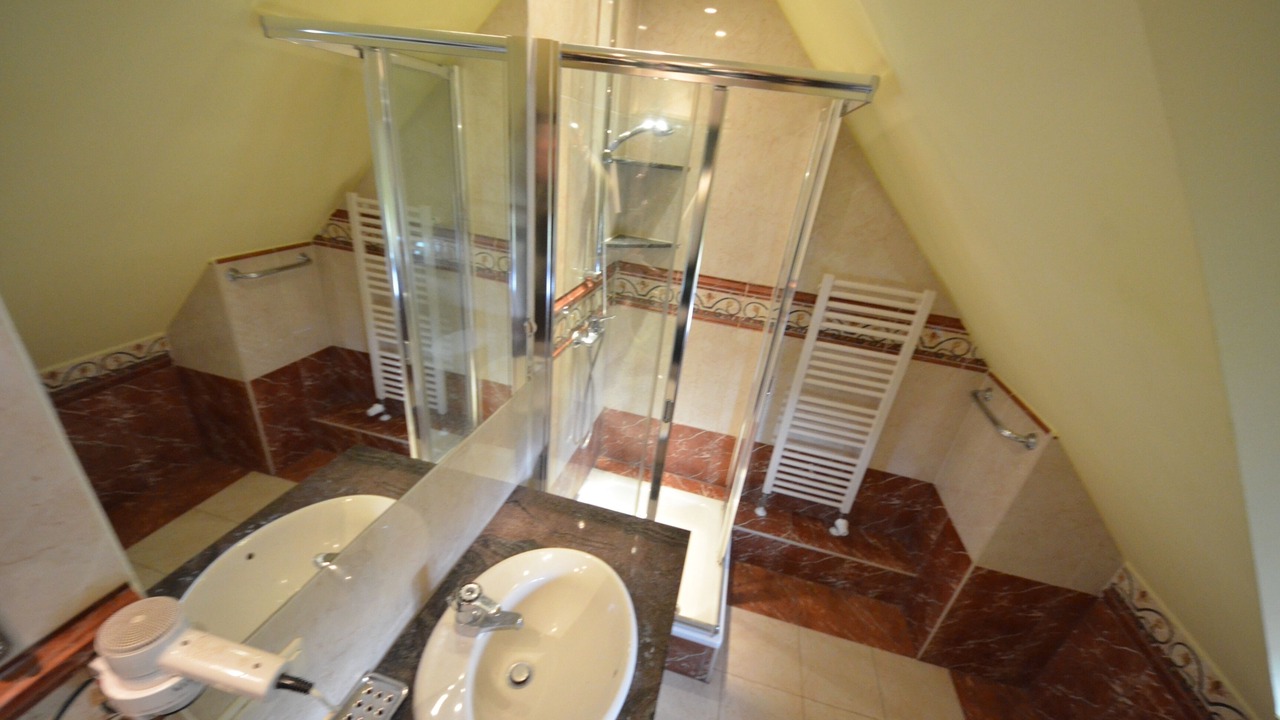 Photo of Bathroom in Gross Zicker