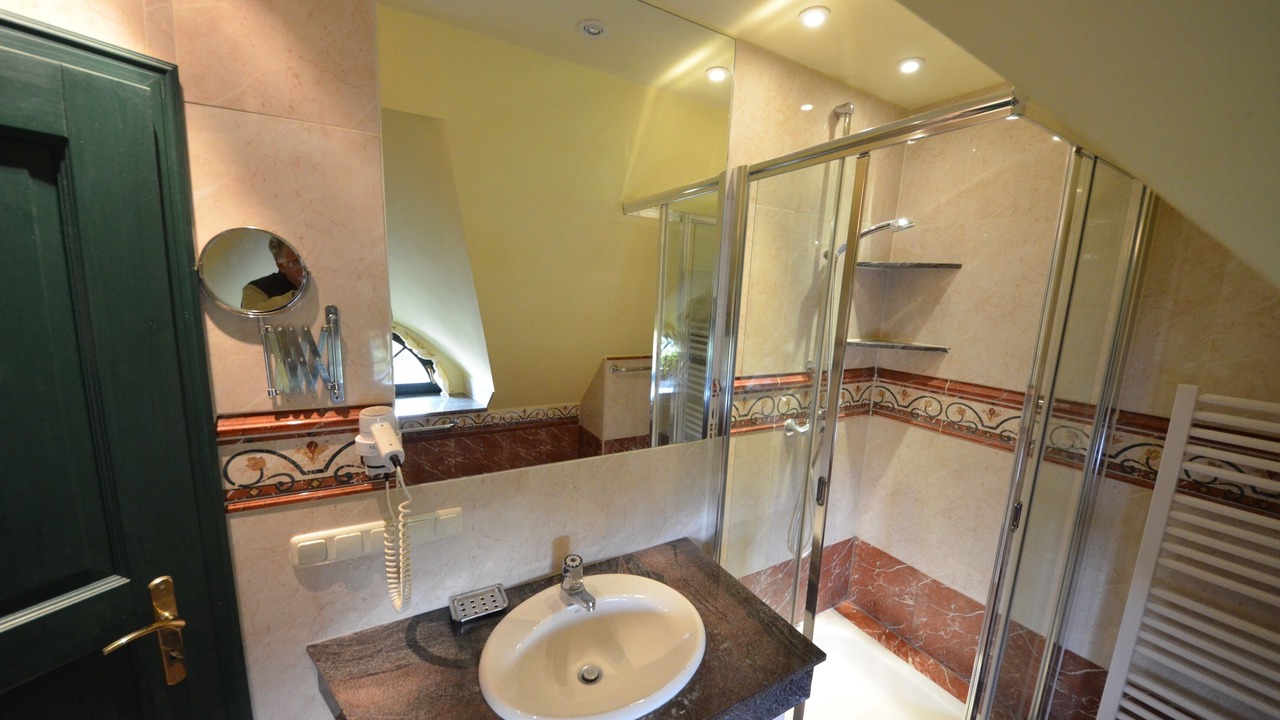 Photo of Bathroom in Gross Zicker