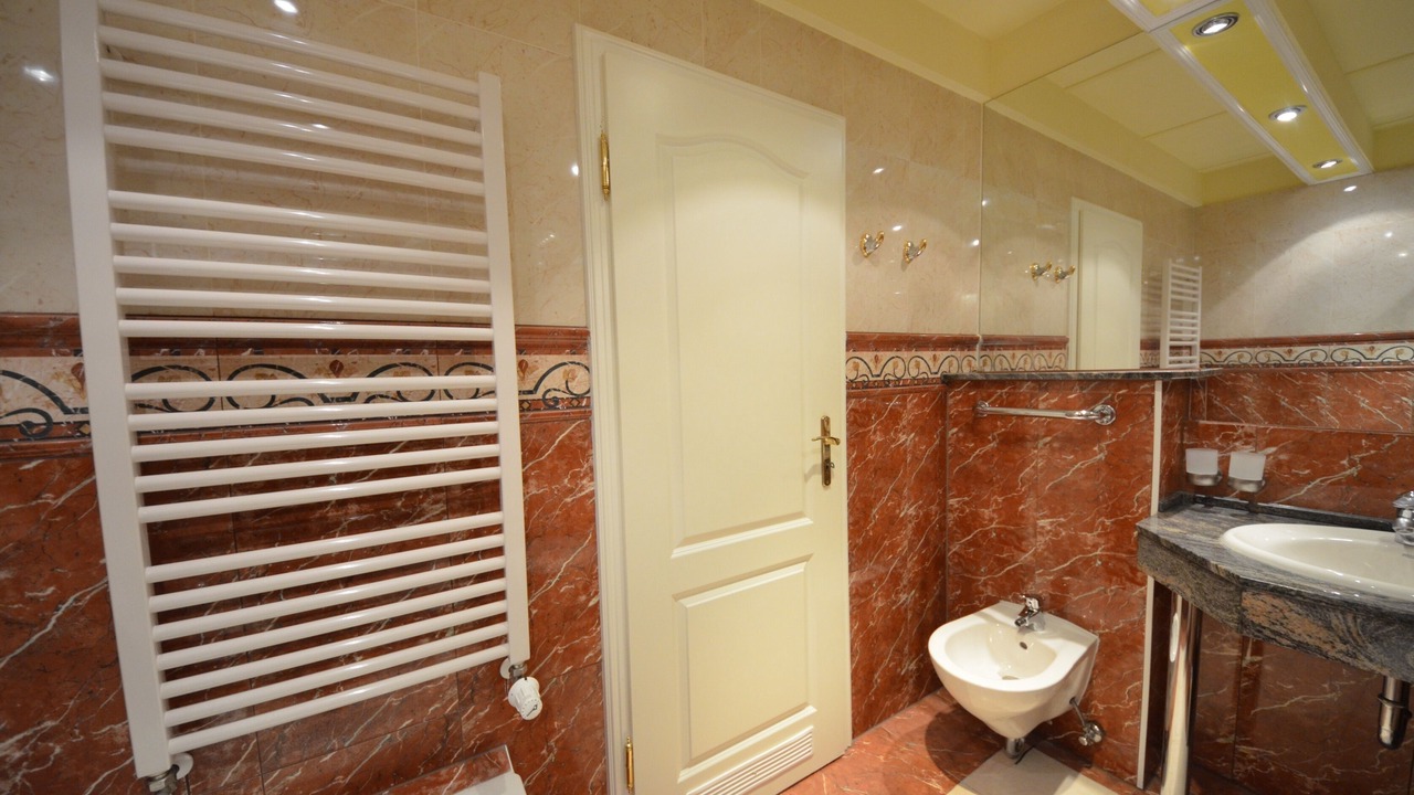 Photo of Bathroom in Gross Zicker