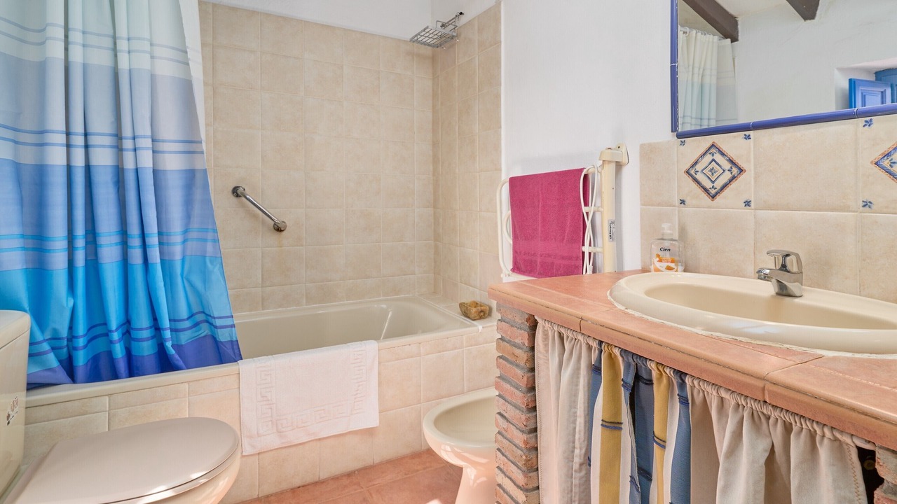 Photo of Bathroom in Comares