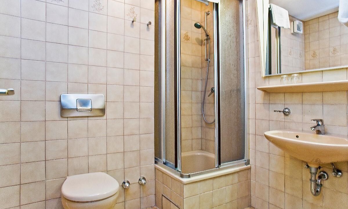 Photo of Bathroom in Bad Fuessing