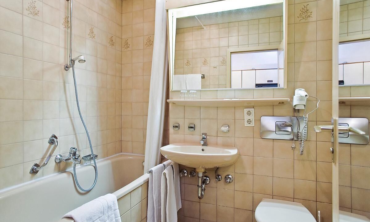 Photo of Bathroom in Bad Fuessing