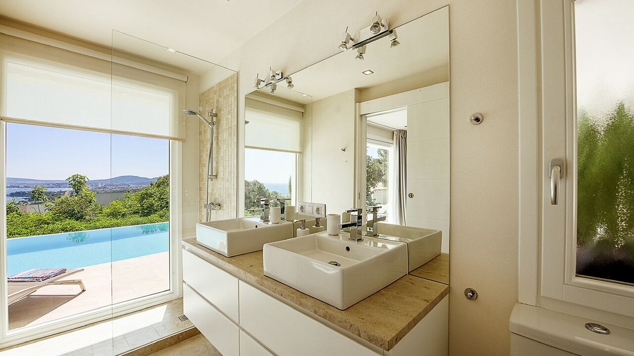 Photo of Bathroom in Portals Nous