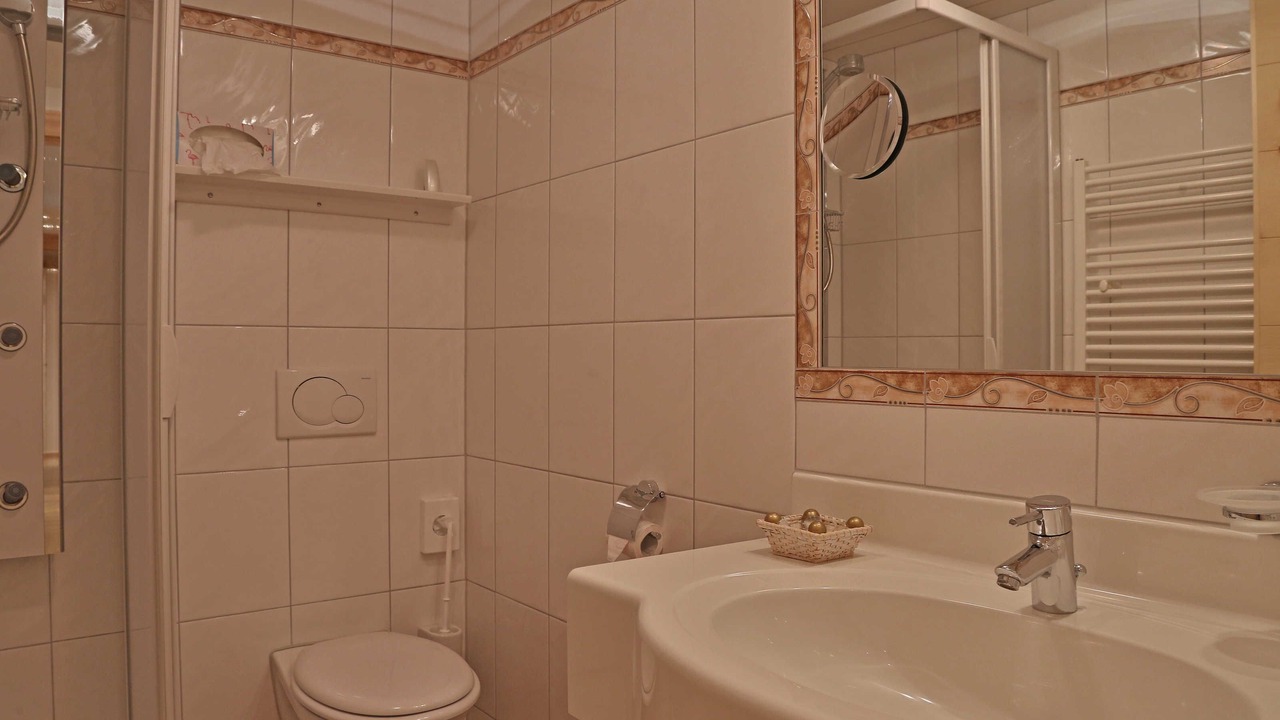 Photo of Bathroom in Graen