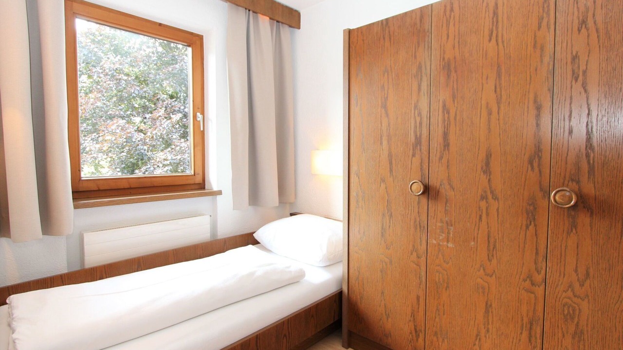 Photo of Bedroom in Kapfing