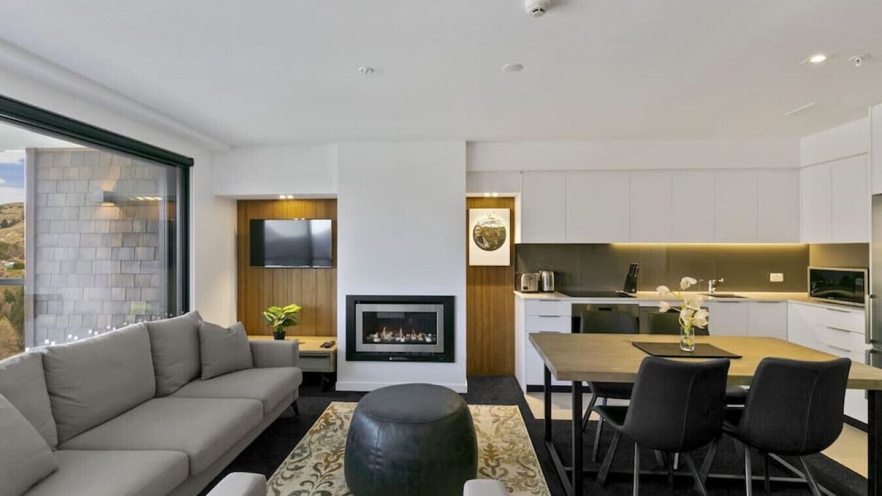 Photo of Livingroom in Arthur's Point