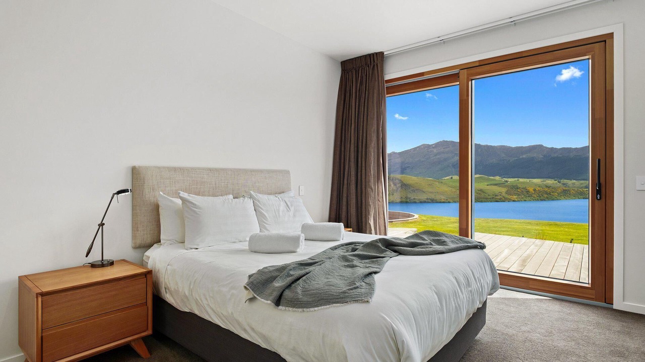 Photo of Bedroom in Lake Hayes