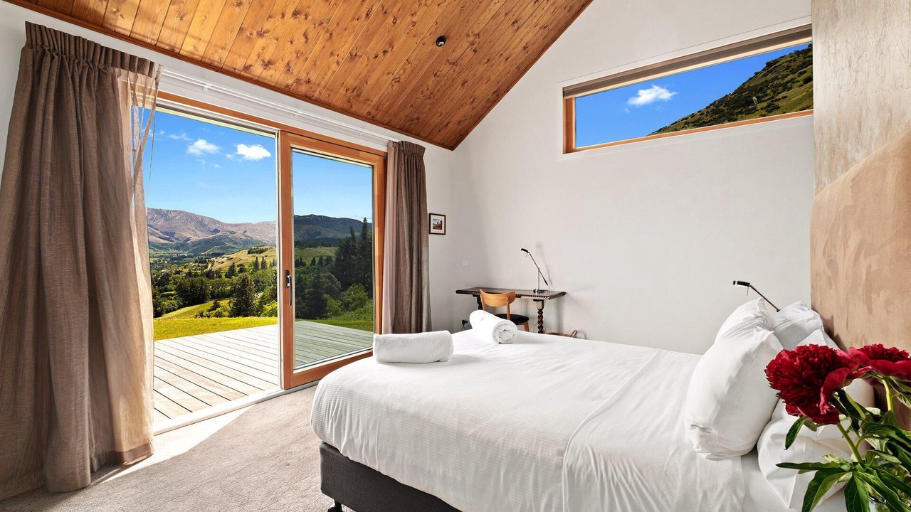 Photo of Bedroom in Lake Hayes