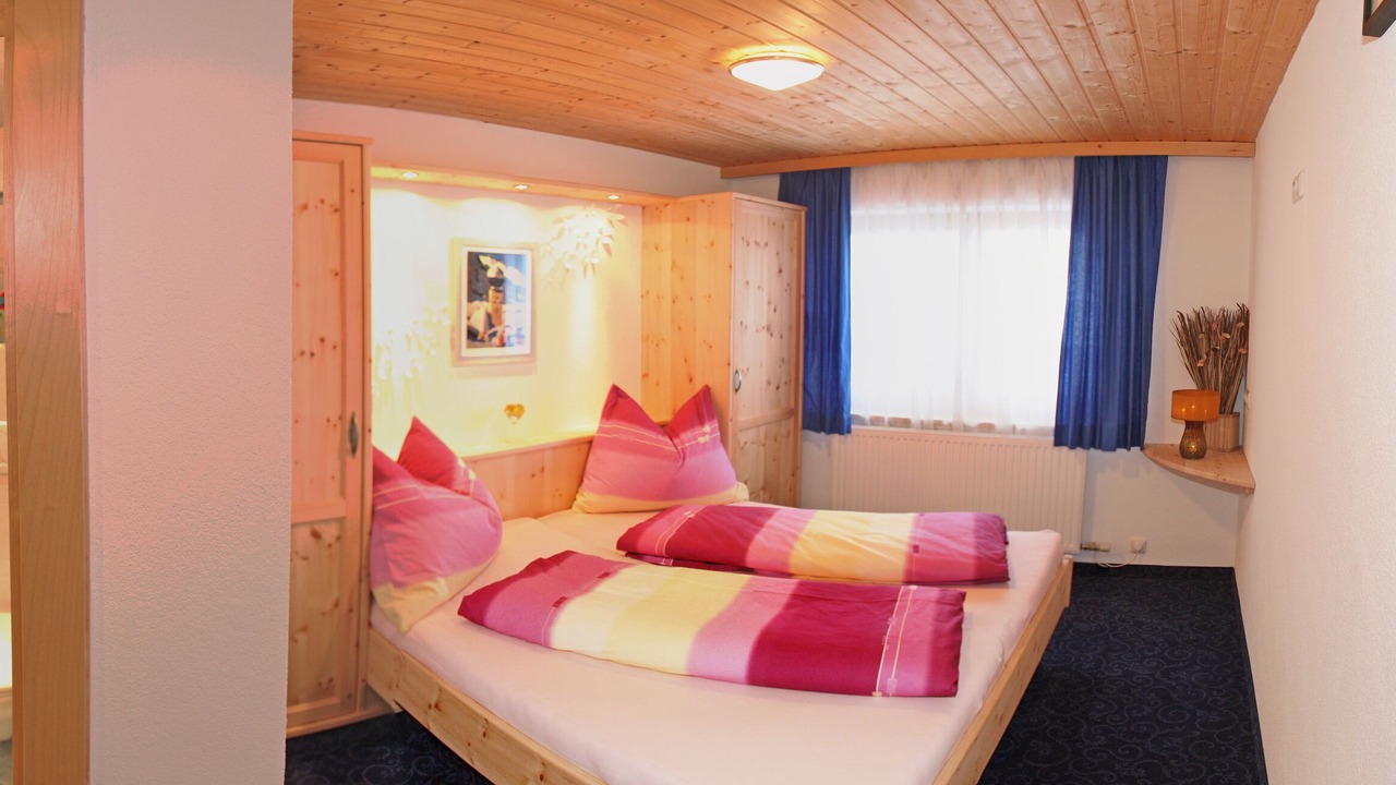 Photo of Bedroom in Tux