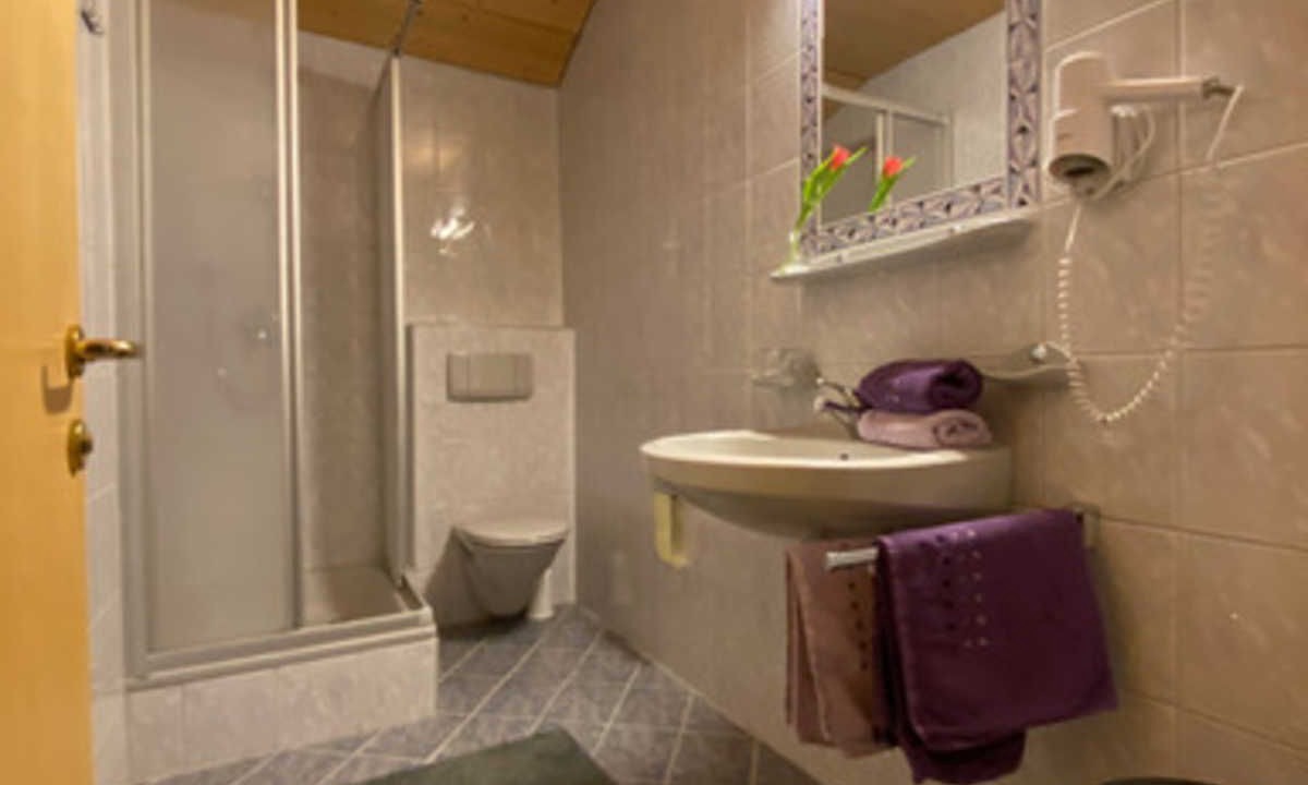 Photo of Bathroom in Pfunds