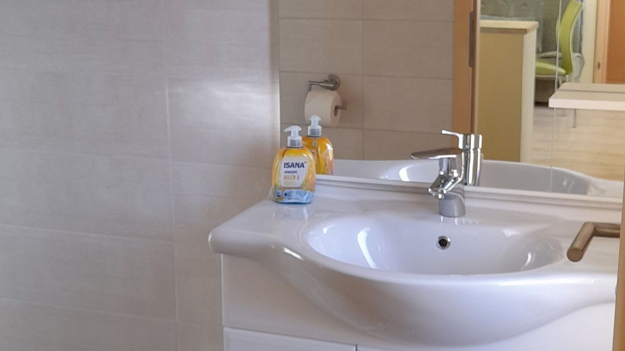 Photo of Bathroom in Kachlin
