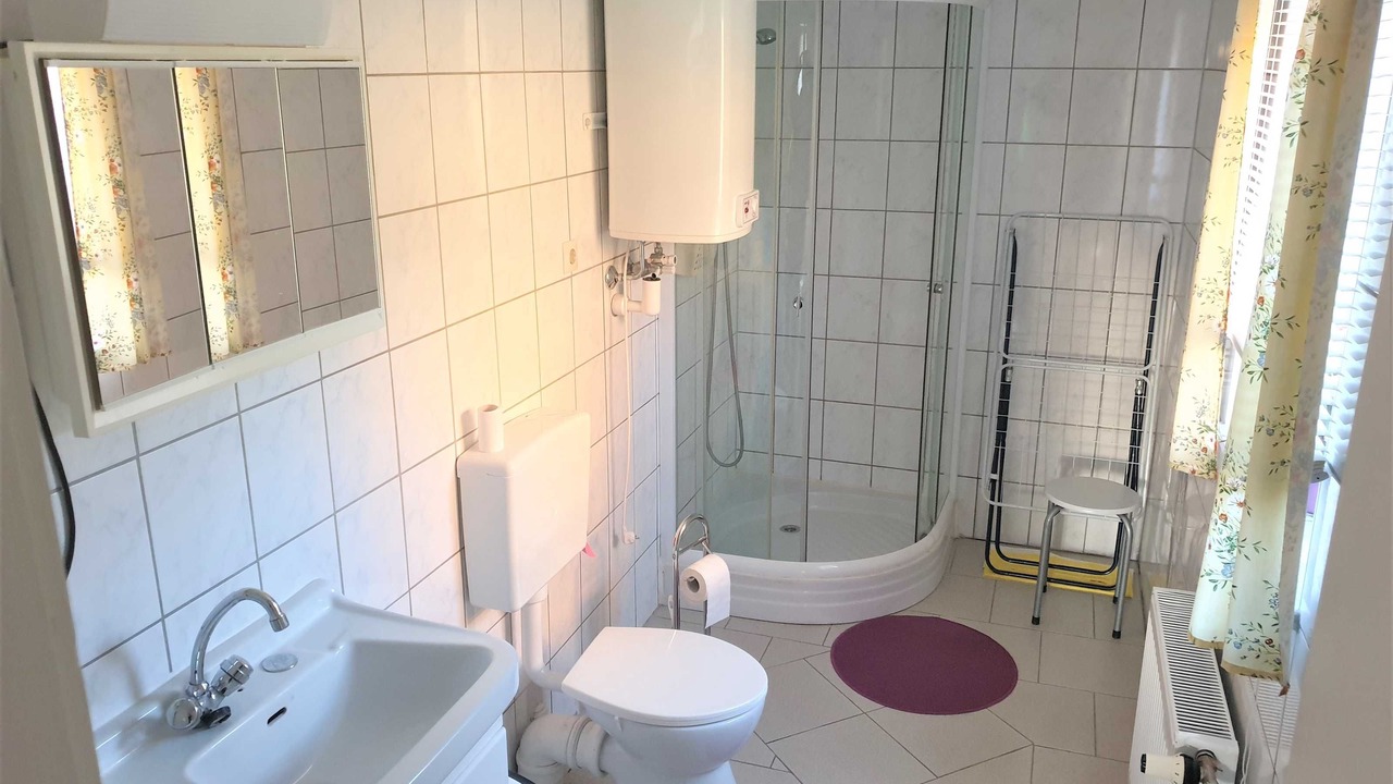 Photo of Bathroom in Kachlin