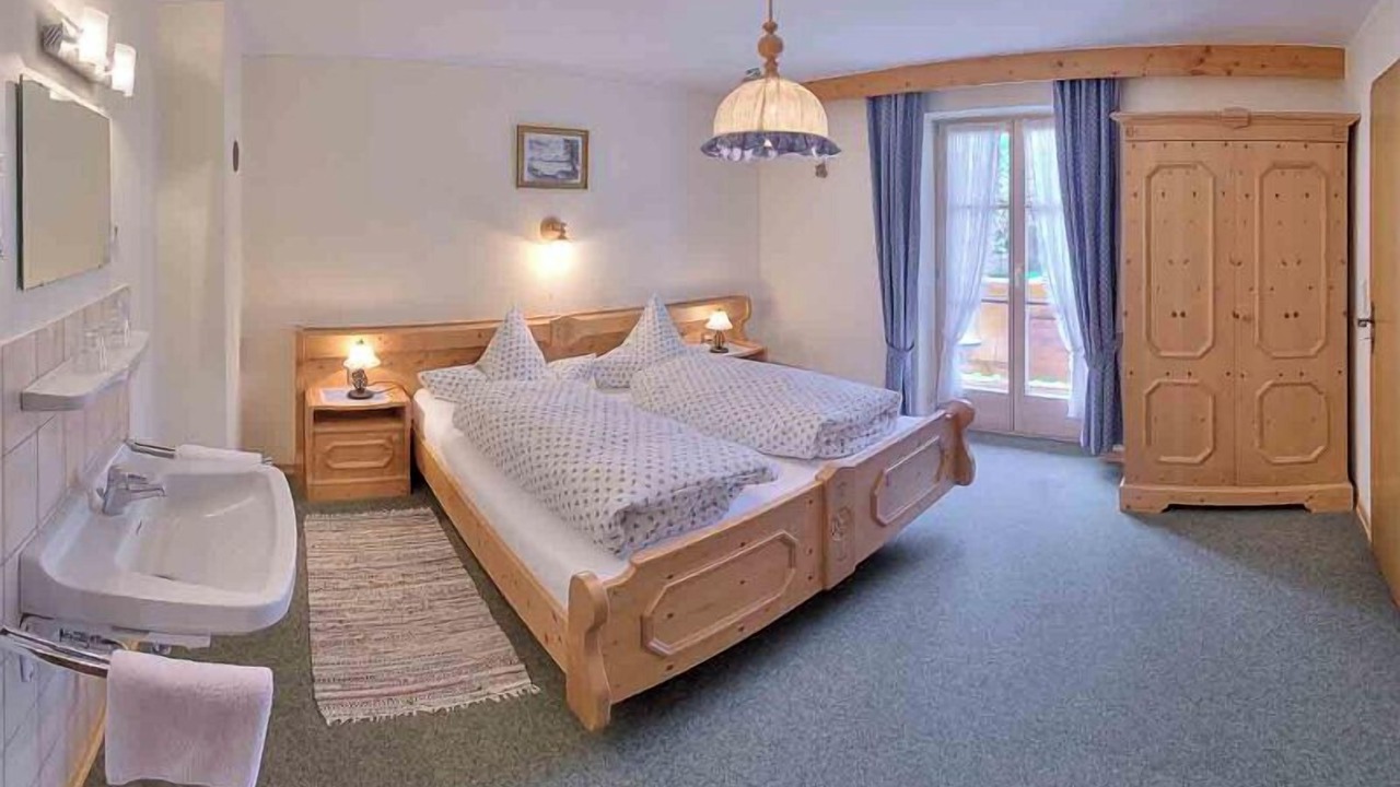 Photo of Bedroom in See