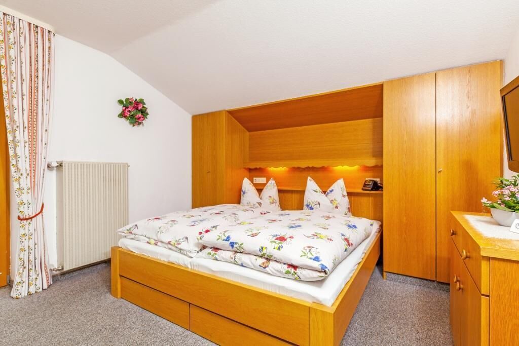 Photo of Bedroom in Entfelden