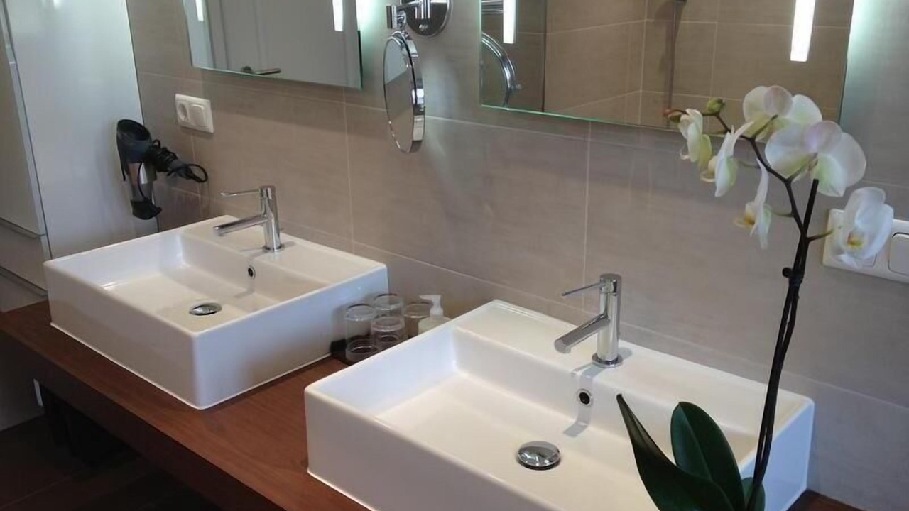 Photo of Bathroom in Schwob