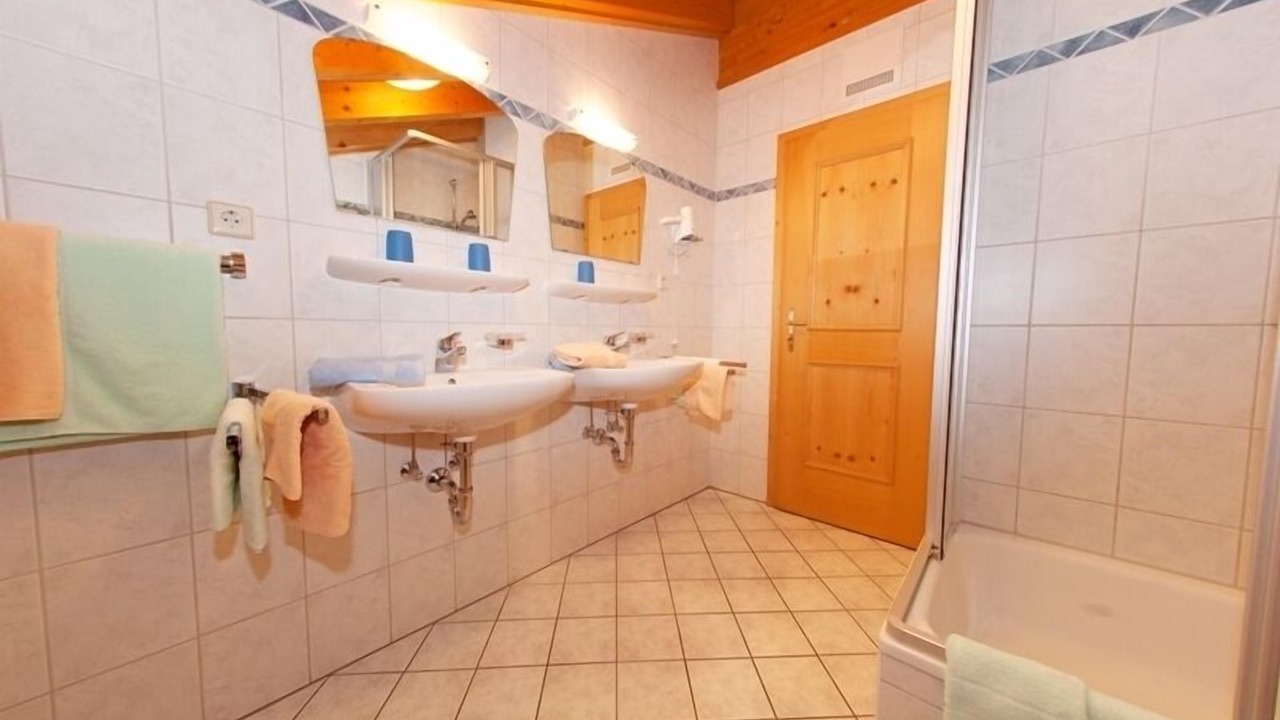Photo of Bathroom in Groissenbach