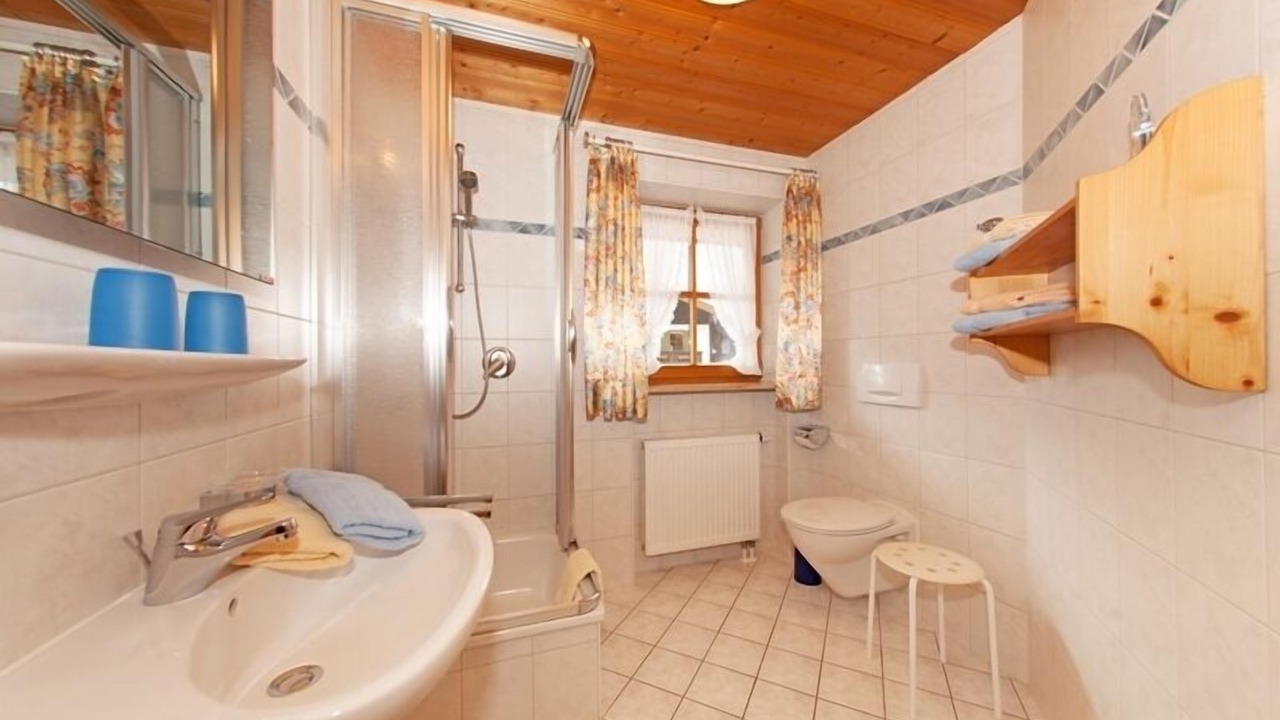 Photo of Bathroom in Groissenbach