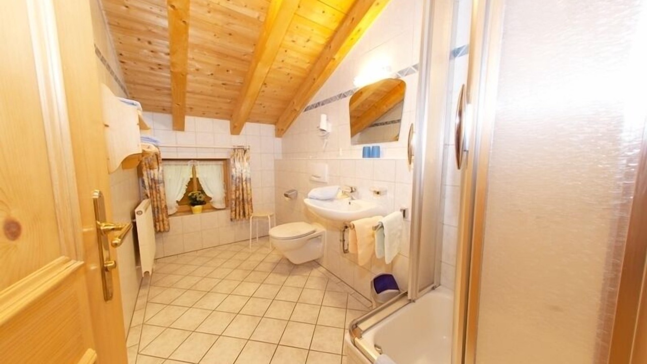 Photo of Bathroom in Groissenbach