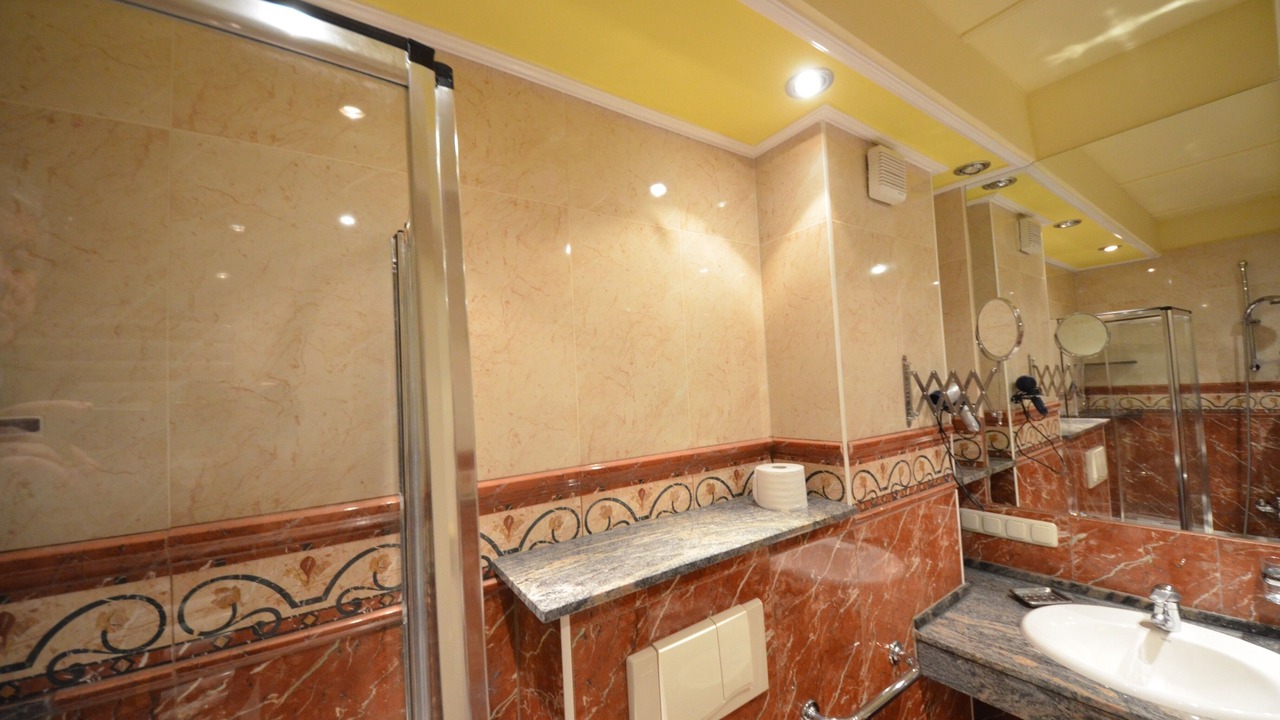 Photo of Bathroom in Gross Zicker