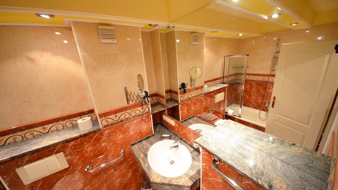 Photo of Bathroom in Gross Zicker