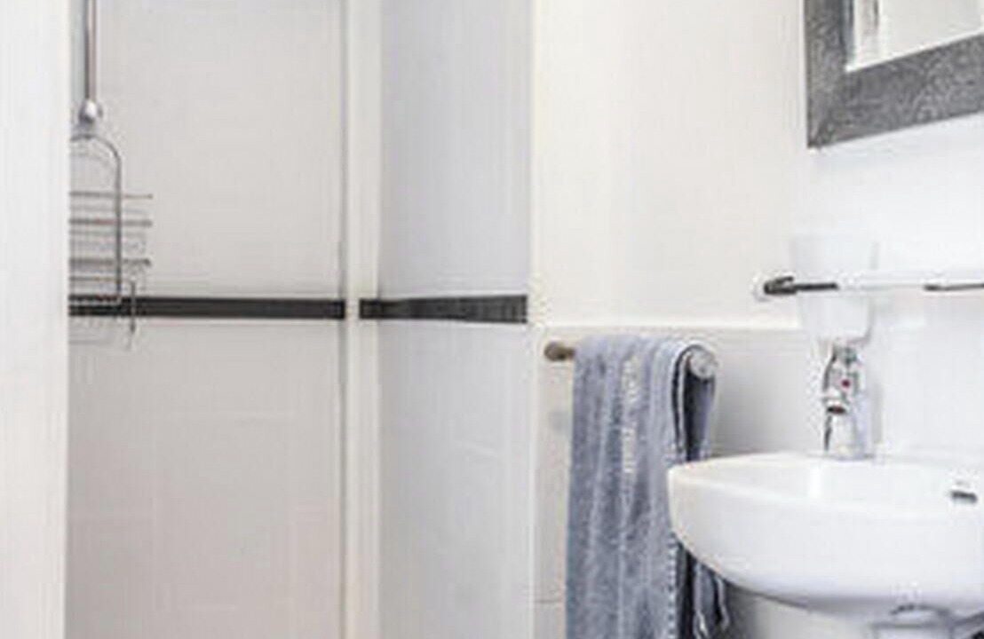 Photo of Bathroom in Trafalgar