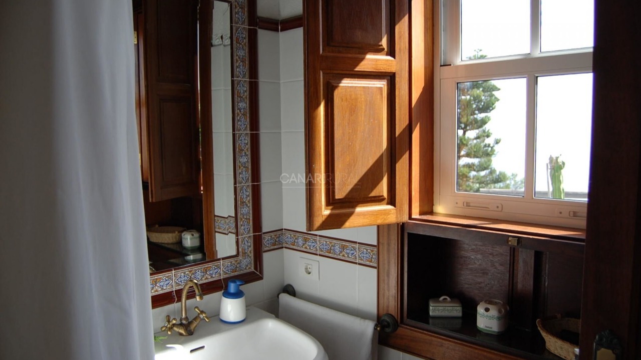 Photo of Bathroom in Villa de Mazo