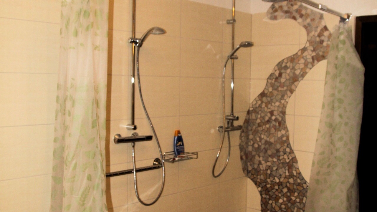 Photo of Bathroom in Regen