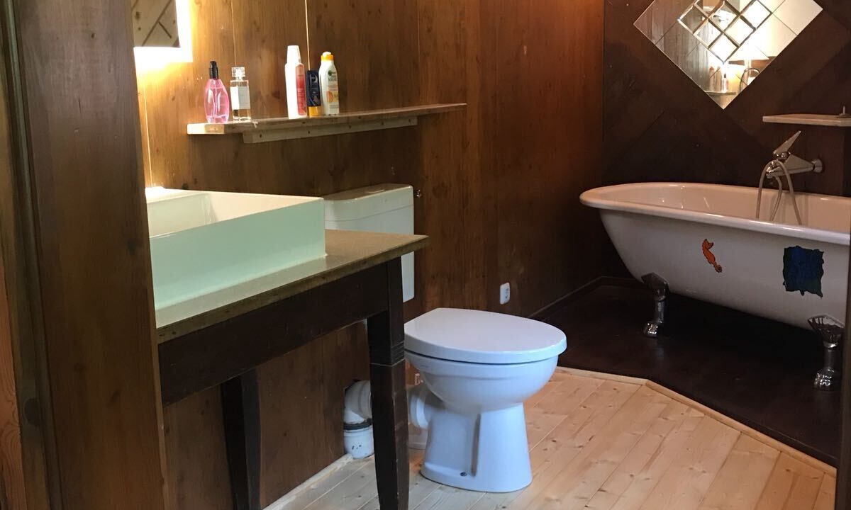 Photo of Bathroom in Roth