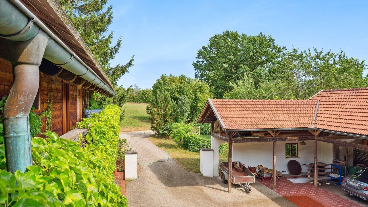 Photo of Outdoor in Kroning