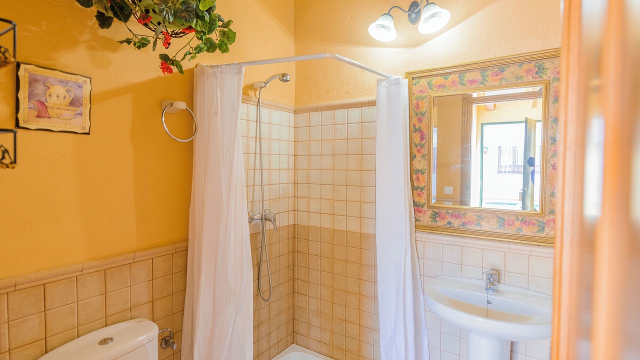 Photo of Bathroom in Rivero de Posadas