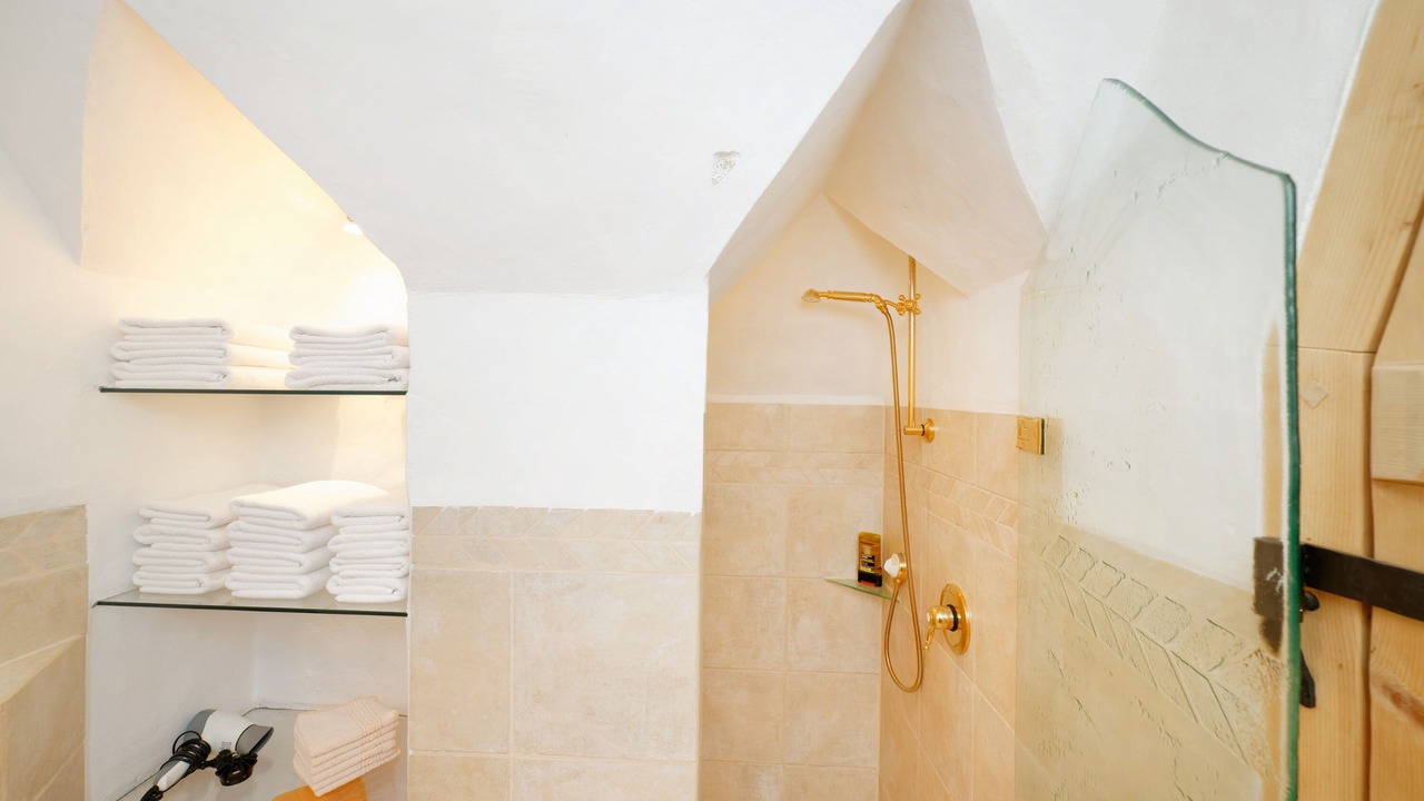 Photo of Bathroom in Meisham