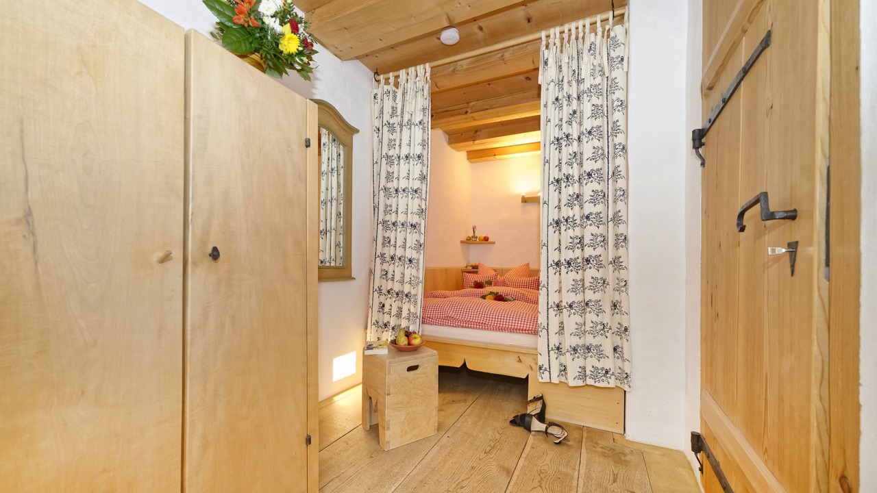 Photo of Bedroom in Meisham