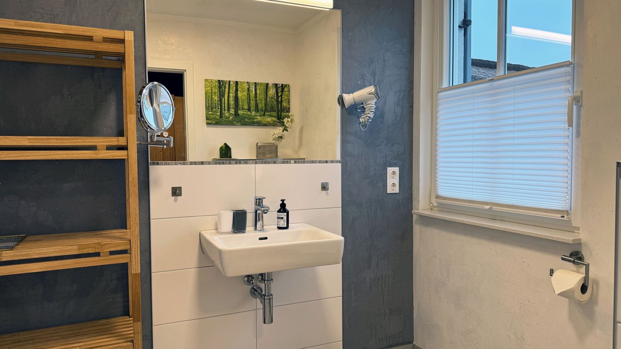 Photo of Bathroom in Glowe