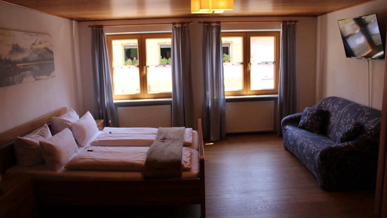Photo of Bedroom in Lam